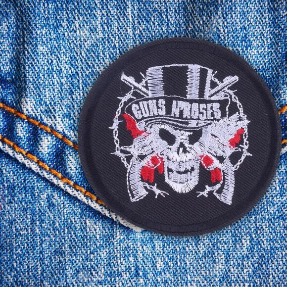 (1) Vintage Band Patch IRON ON Badge DIY Music Band Fan Clothing Embroidered - Picture 1 of 4